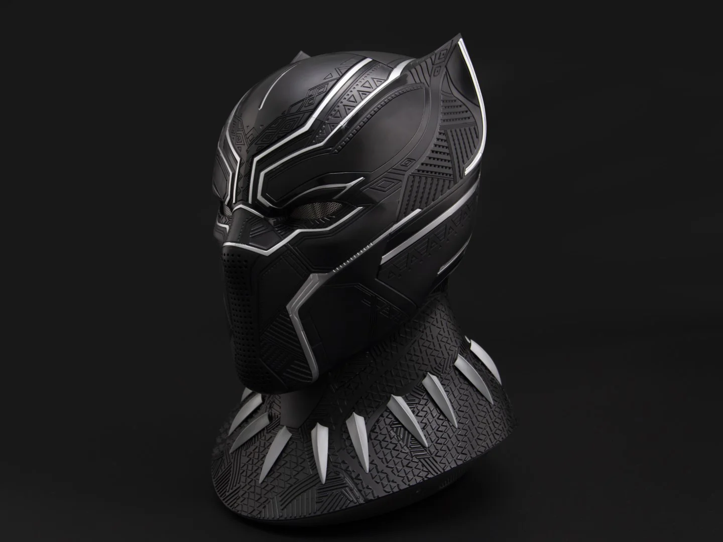 Black Panther Wearable Helmet & Display Base - Image 2