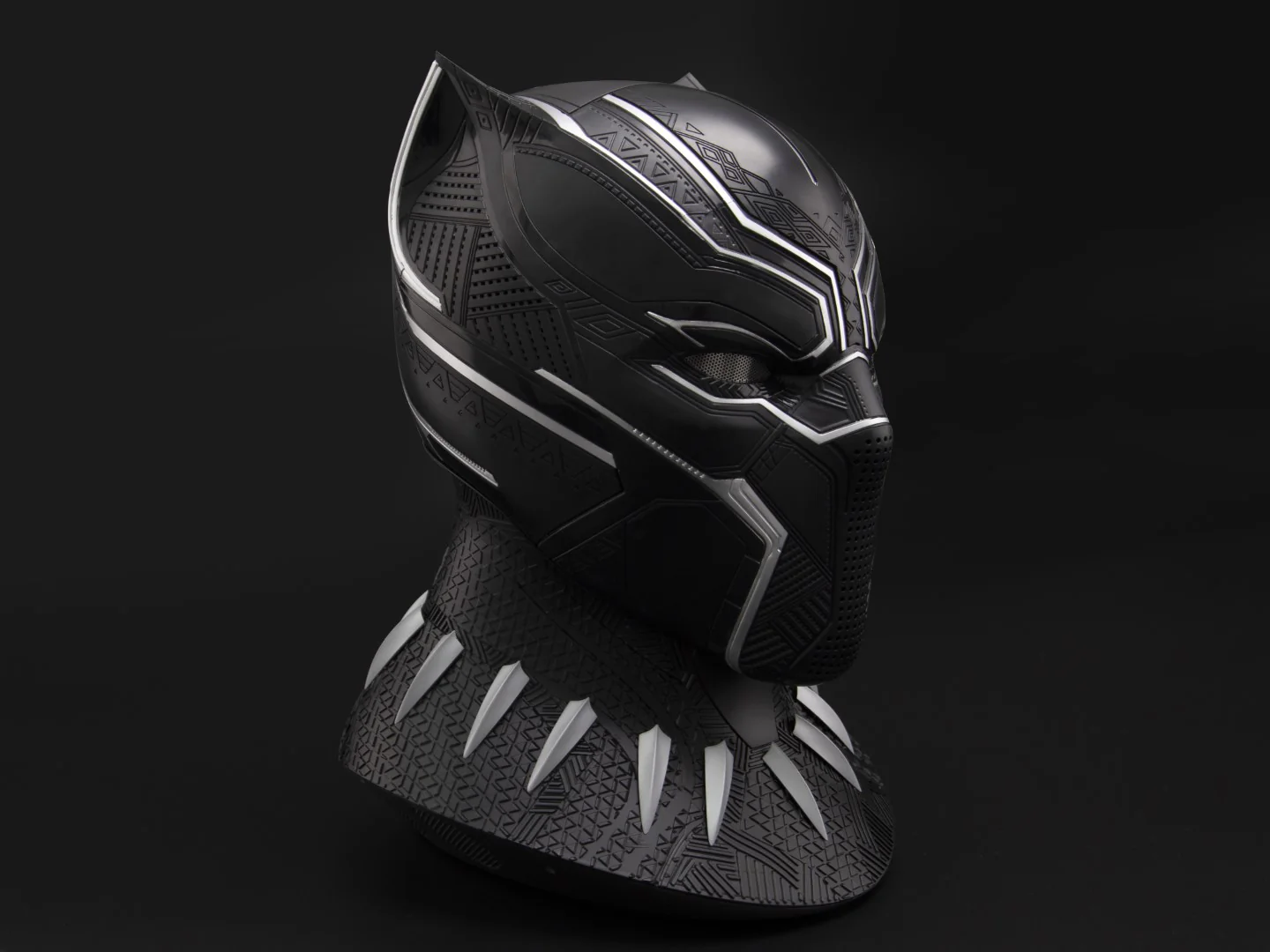 Black Panther Wearable Helmet & Display Base - Image 3