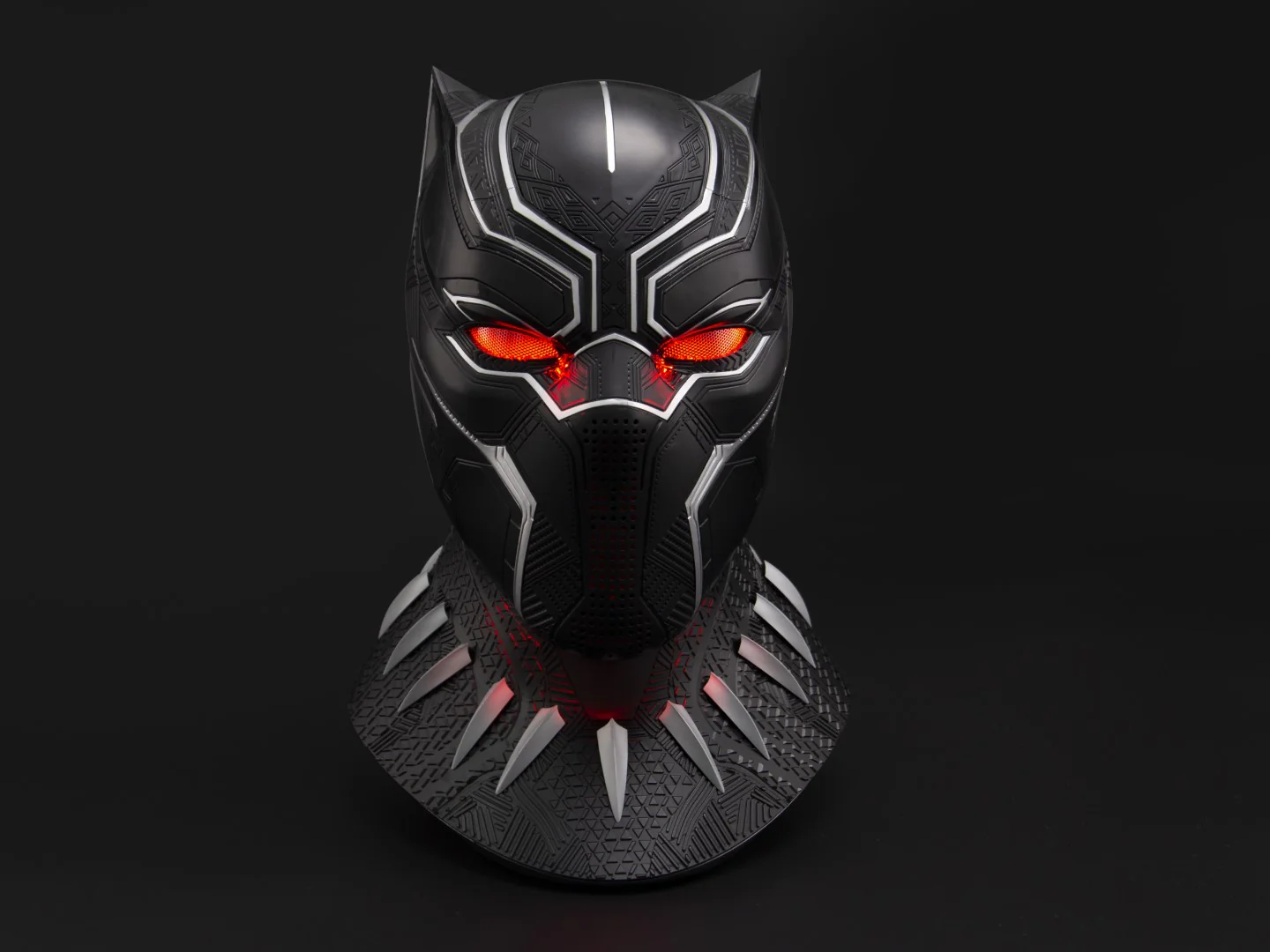 Black Panther Wearable Helmet & Display Base - Image 4