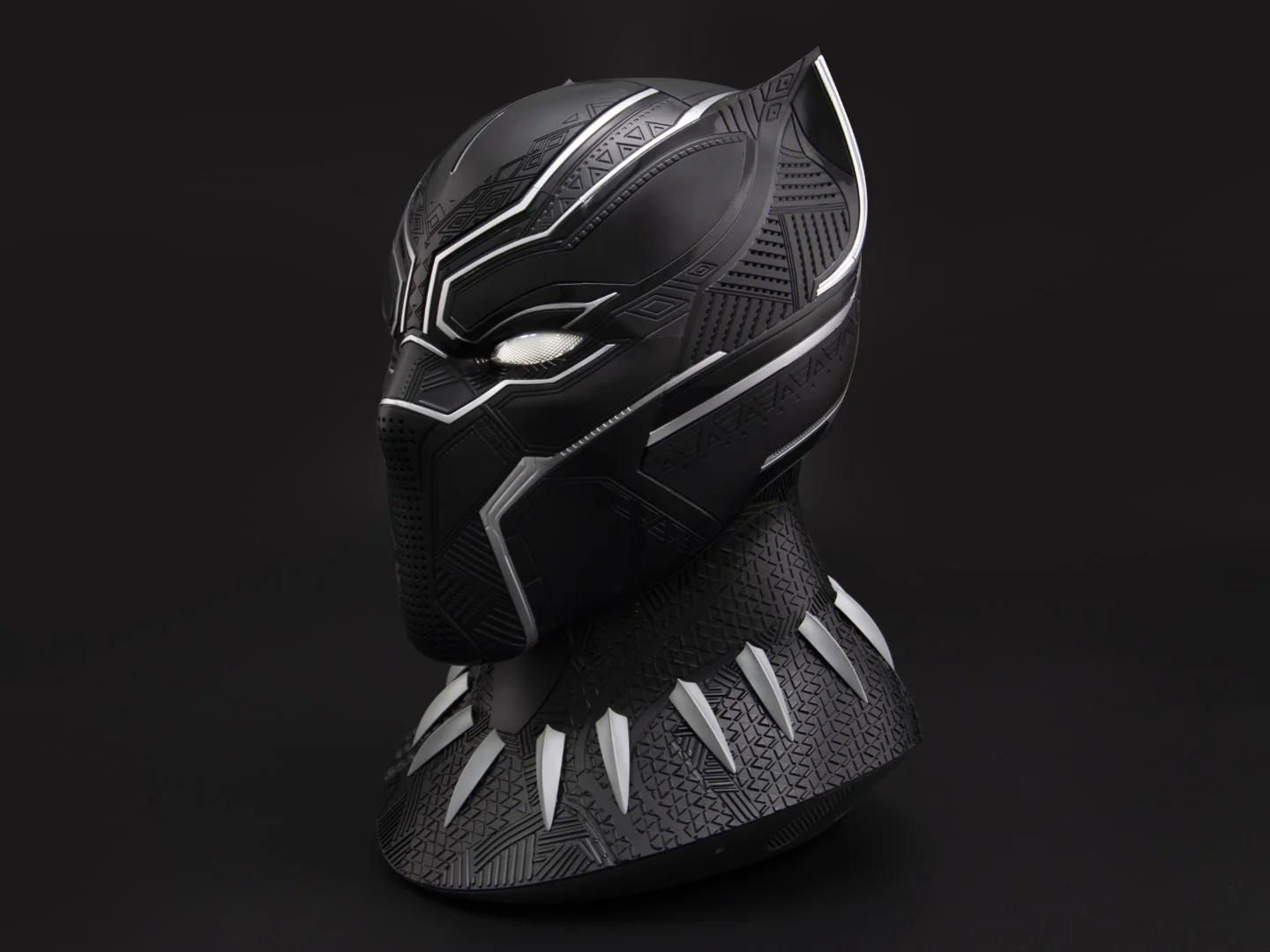 Black Panther Wearable Helmet & Display Base - Image 7