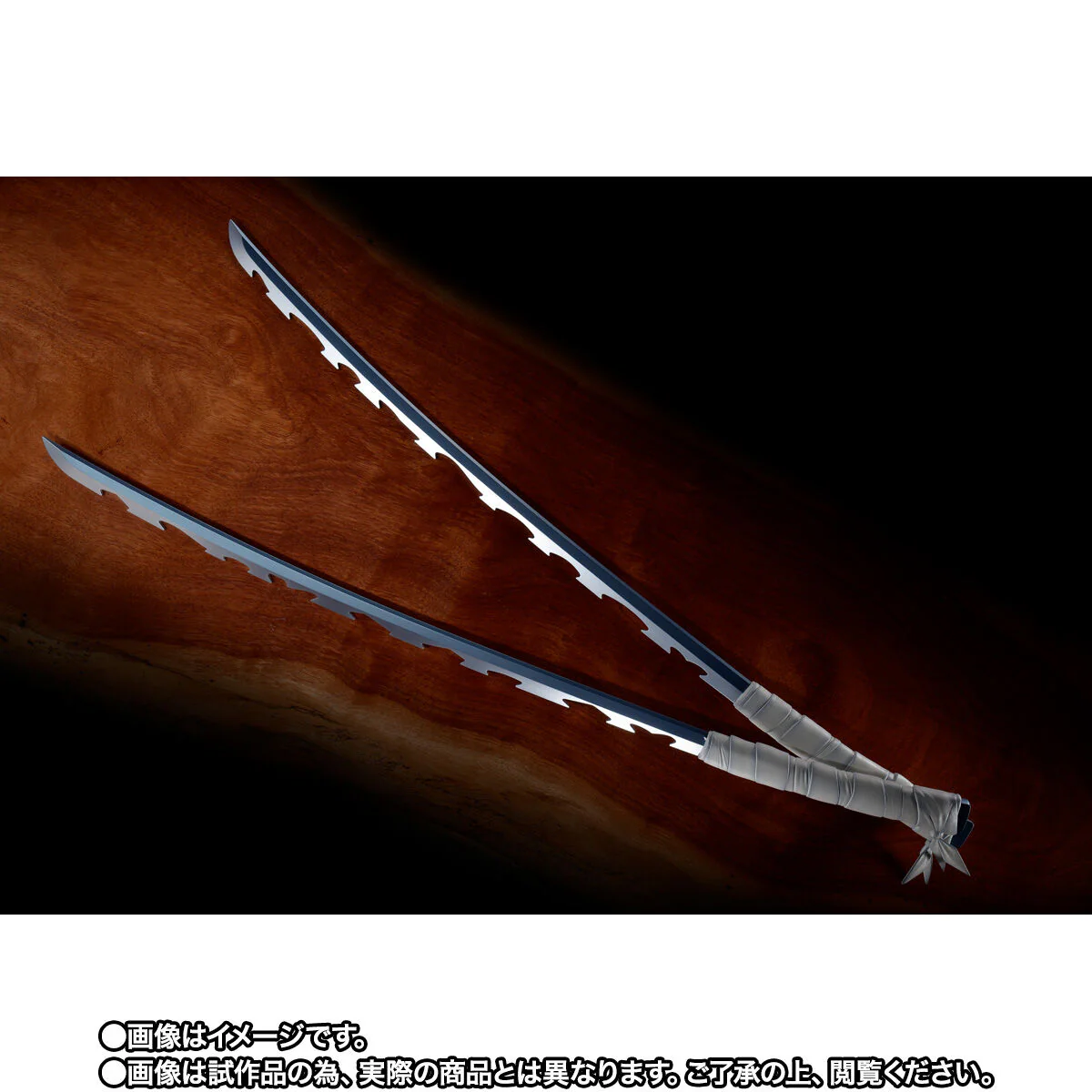 Demon Slayer Proplica Nichirin Sword (Inosuke Hashibira) - Image 3
