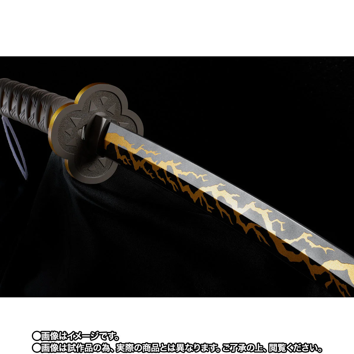 Demon Slayer Proplica Zenitsu Agatsuma Nichirin Sword - Image 3