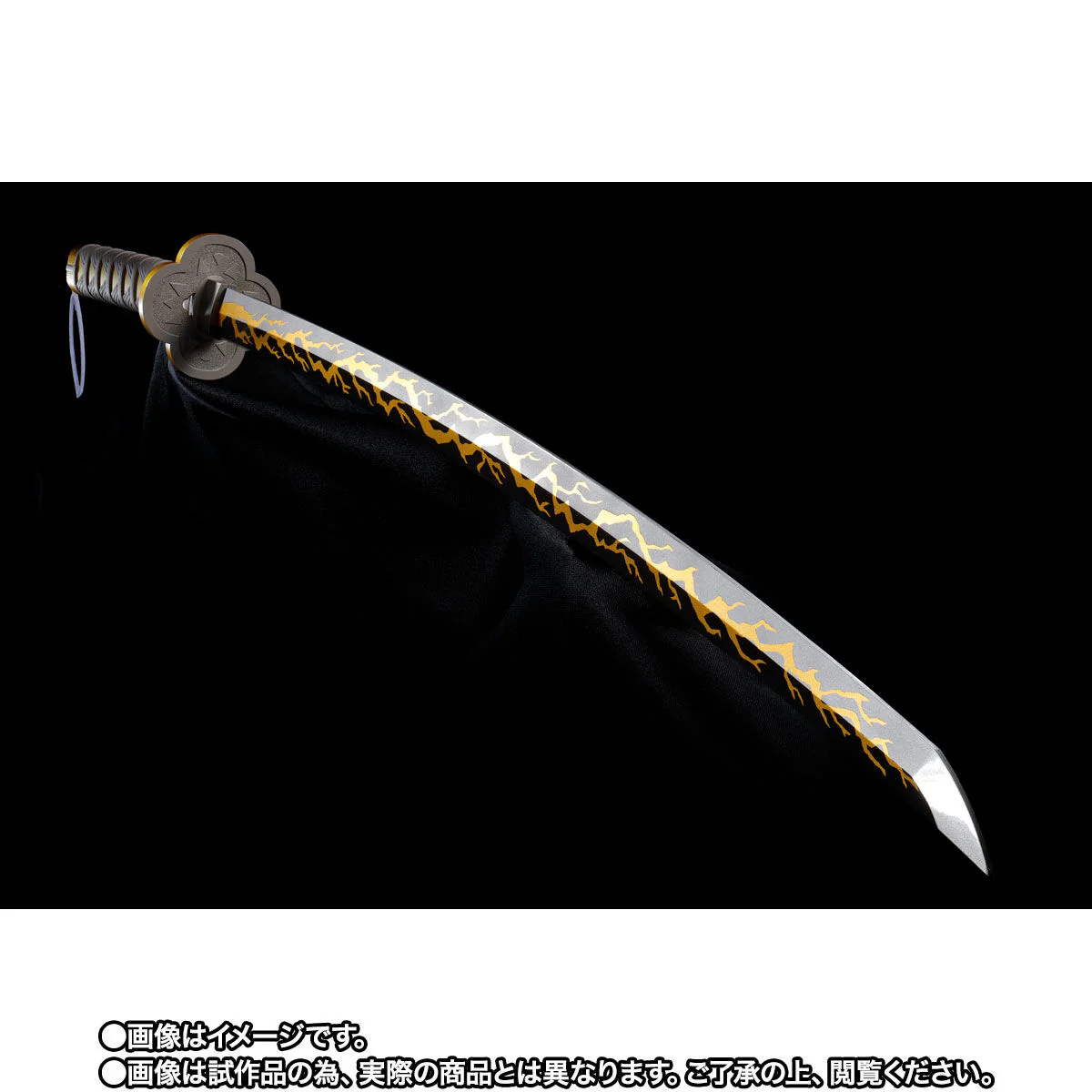 Demon Slayer Proplica Zenitsu Agatsuma Nichirin Sword - Image 4