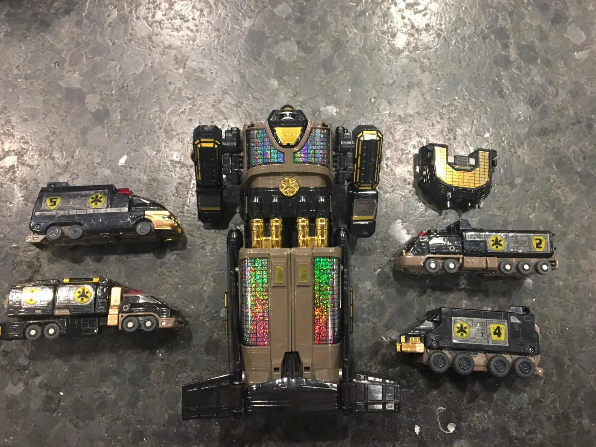 DX Black & Gold Liner Boy & Victory Robo - Image 2