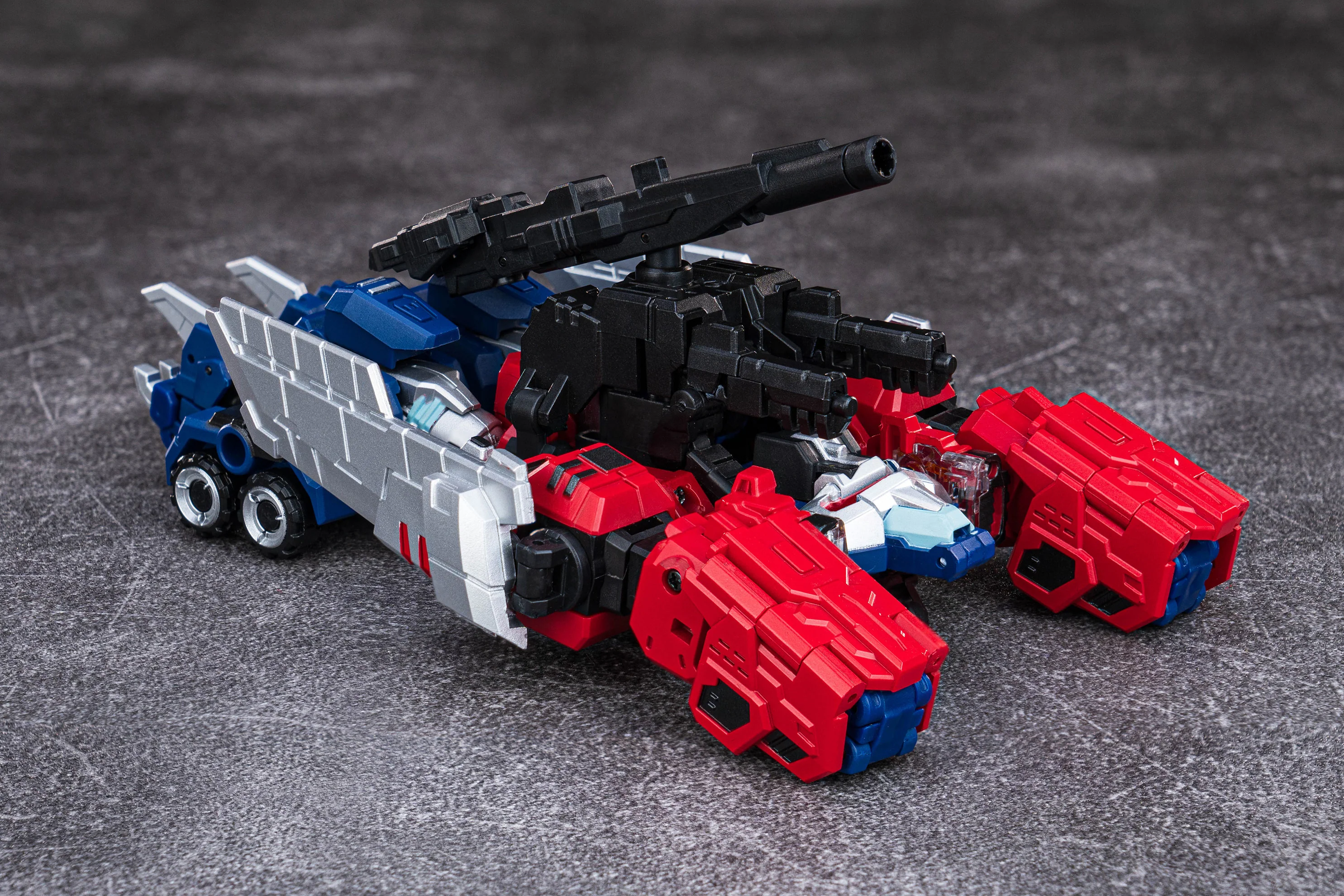 IronFactory IF EX-43R Primal Commander Scarlet - Image 3