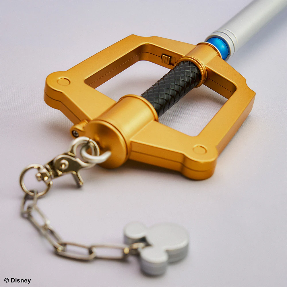 Kingdom Hearts Light Up Keyblade - Kingdom Key Ver 2 - Image 2