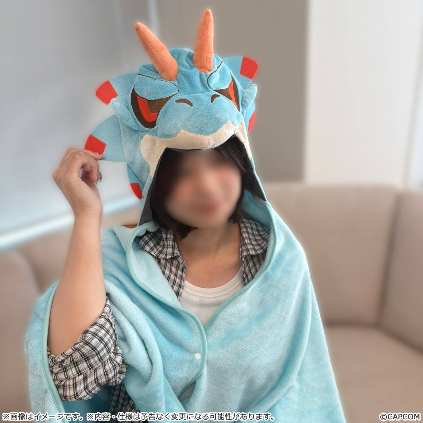 [PREORDER] Lagiacrus MonDefo Fuwafuwa Poncho - Monster Hunter Wilds - Image 4