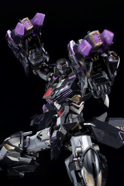Flame Toys Kuro Kara Kuri Megatron - Image 10