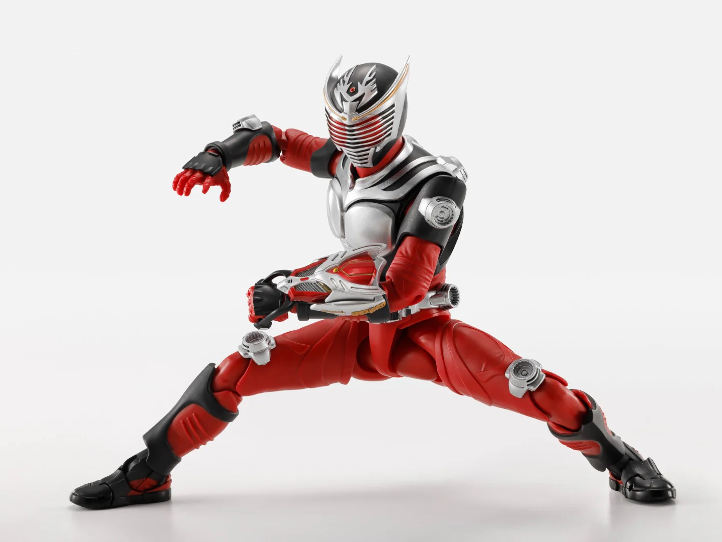 [PREORDER] SH Figuarts Sinkocchou Seihou Kamen Rider Ryuki (reissue)